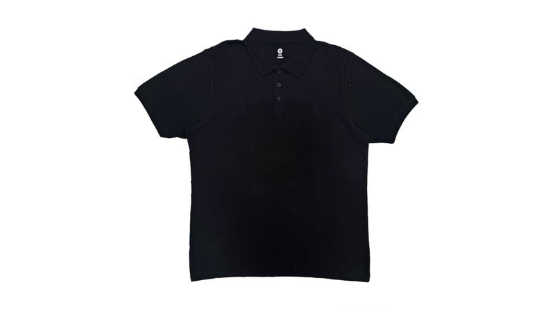 Camisas negras en varios colores y diseños