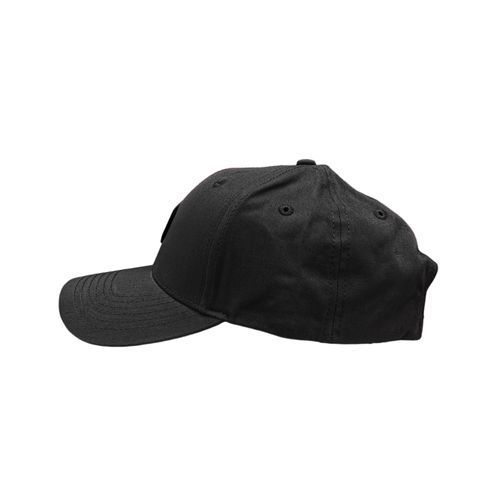 Gorra negra sólida