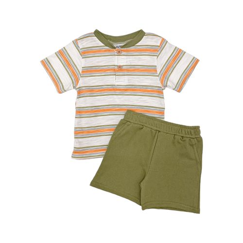 Conjunto camiseta rayada y short olivo