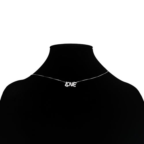 Collar plateado con textura