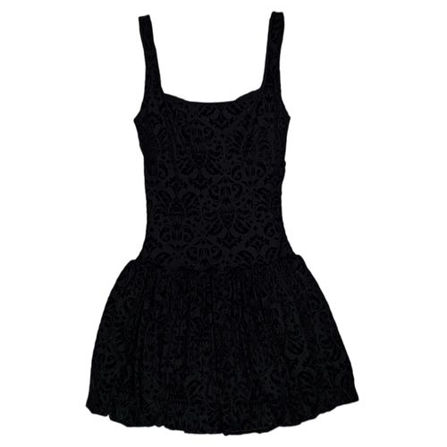 Vestido negro con textura