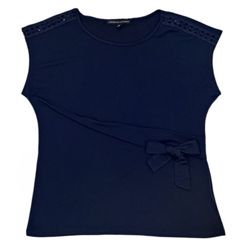 Blusa azul sólida