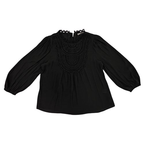 Blusa negra con textura
