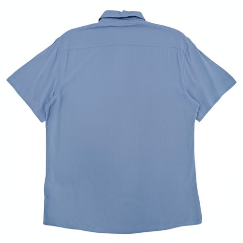 Camisa celeste sólida