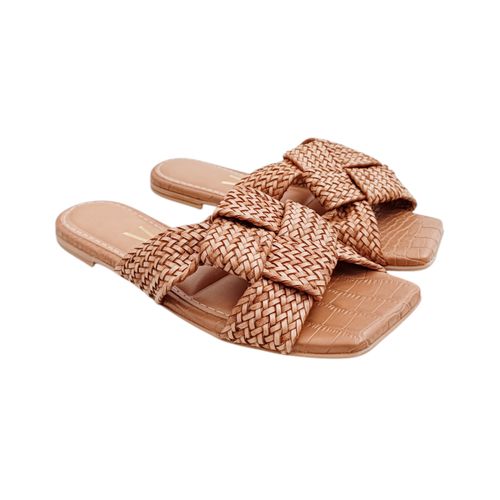 Sandalias casuales café con textura