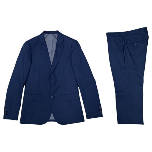 Traje azul sólido