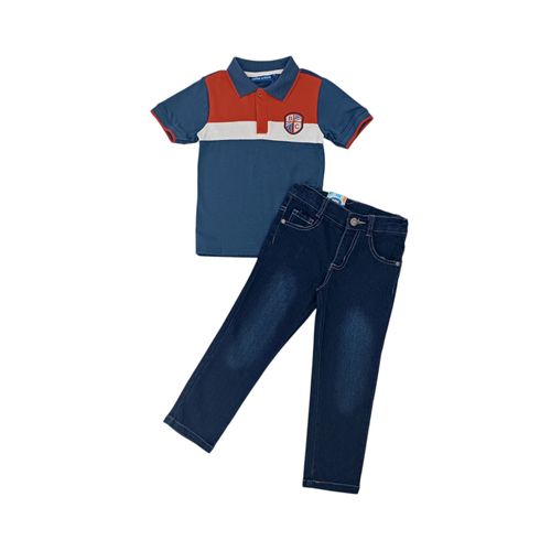 Conjunto rayado para niño