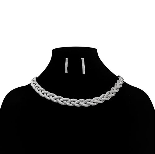 Set de collar y aretes plateado