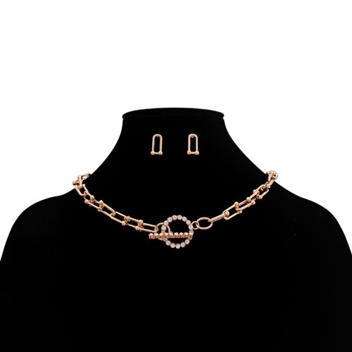 Set de collar y aretes dorados