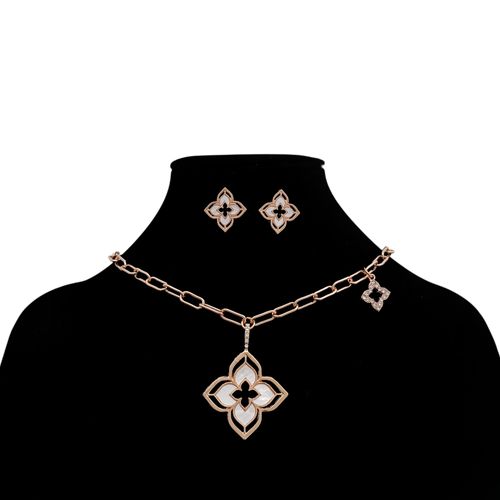 Set de collar y aretes blancos