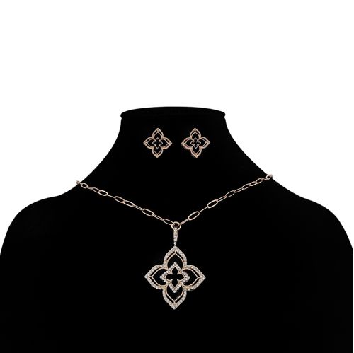 Set de collar y aretes plateado