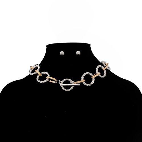 Set de collar y aretes plateados