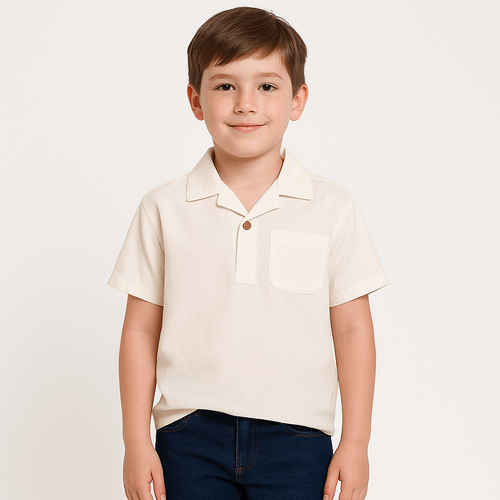 Camisa tipo polo blanca sólida para niño