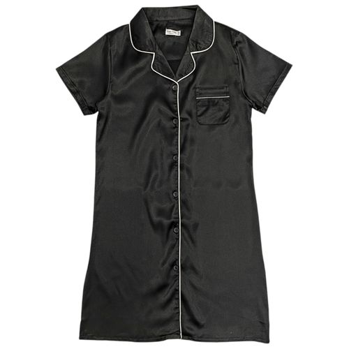 Camisón negro satinado para mujer