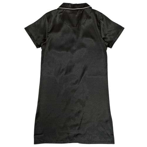 Camisón negro satinado para mujer