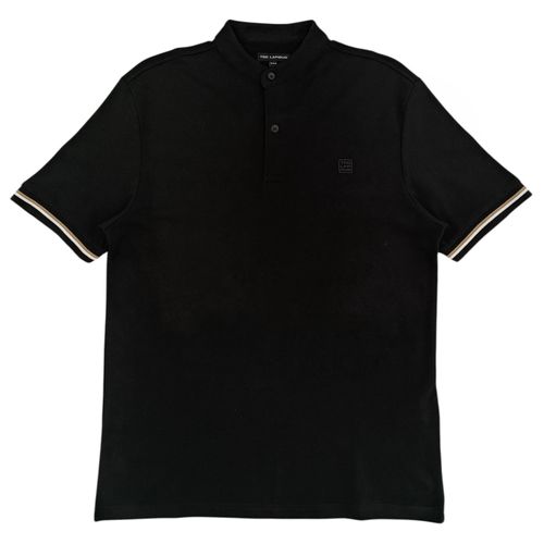 Camisa tipo polo negra sólida para hombre