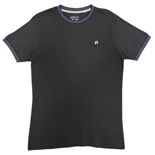 Camiseta básica color gris con cuello redondo para hombre