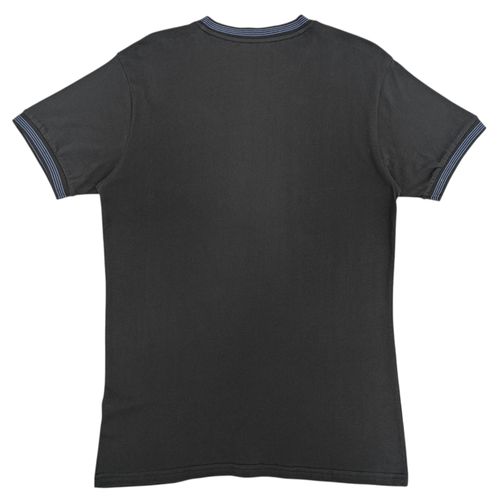 Camiseta básica color gris con cuello redondo para hombre