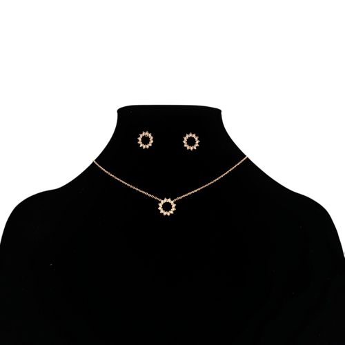 Set de aretes y collar color dorado con diseño floral para mujer