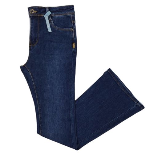 Flare jeans color azul oscuro lavado para mujer