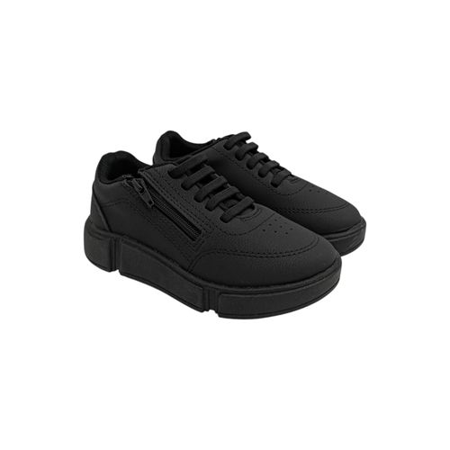 Sneakers en color negro casuales para niño