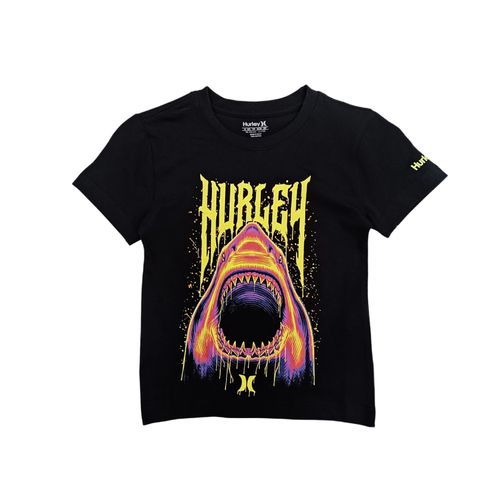 Camiseta color negro de cuello redondo y mangas cortas con diseño estampado para niño