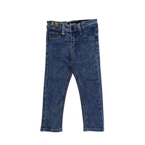Straight fit jeans color azul lavado para niño