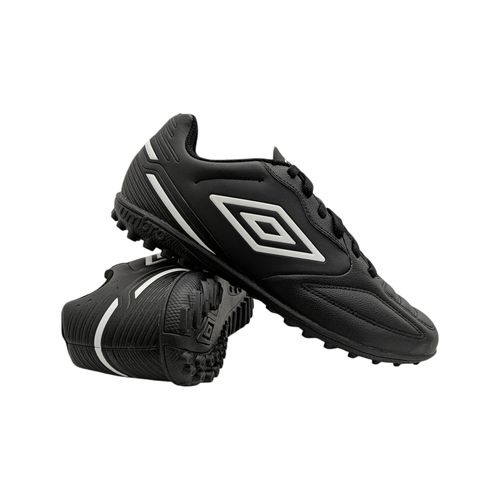 Zapatos deportivos Umbro en color negro clásico para hombre