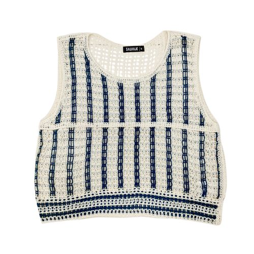 Blusa color negro con detalle bordado para mujer