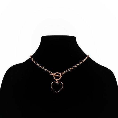 Collar color dorado con dijes de corazón para mujer