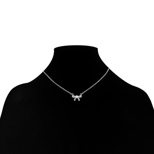 Cadena en color plateado con detalle de relieve de chonga para mujer