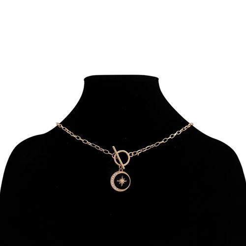 Collar bicolor con dije circular de luna con  relieve para mujer