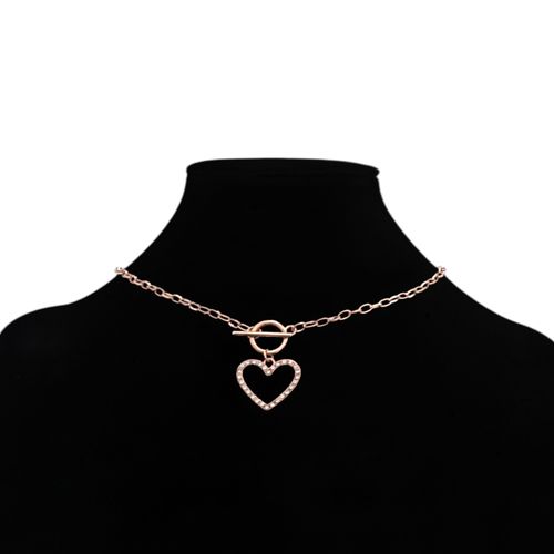 Cadena color dorado con colgante de corazón y detalle brillantes para mujer