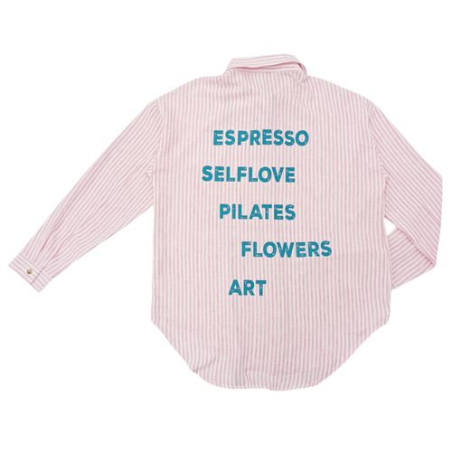 Blusa color rosa de mangas largas con cierre de botones para mujer