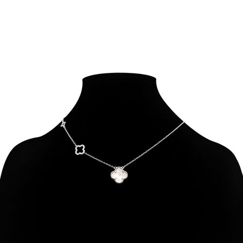 Cadena con dije en forma de flor color blanco para mujer