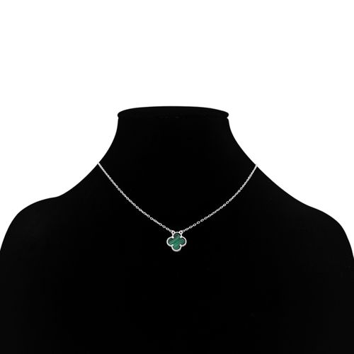 Cadena color plateado con dije de trébol verde para mujer