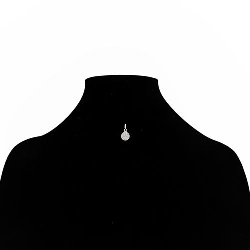 Dije religioso en color plateado unisex