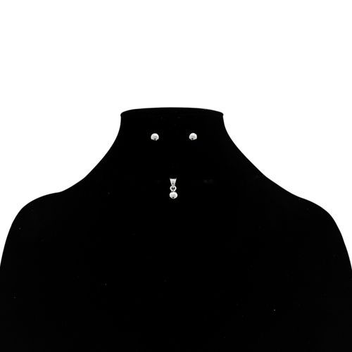 Set de aritos y dije en color plateado en forma circular para mujer