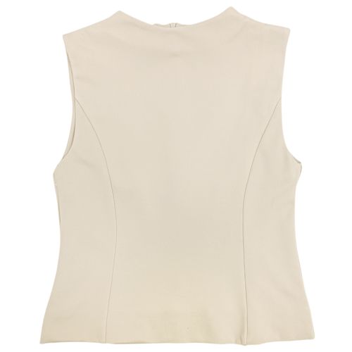 Blusa color beige estilo casual desmangada para mujer