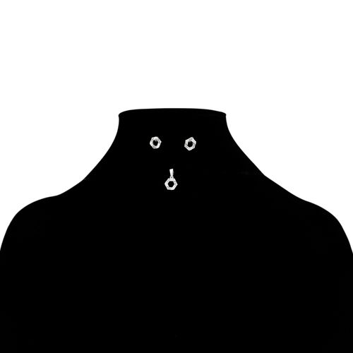 Set de aritos y dije en color plateado diseño de rombos para mujer