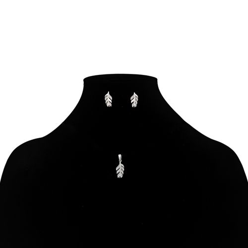 Set de aritos y dije en color plateado diseño de hojas para mujer