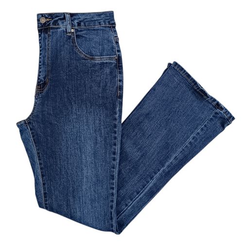 Flare jeans curvy color azul con diseño lavado para mujer