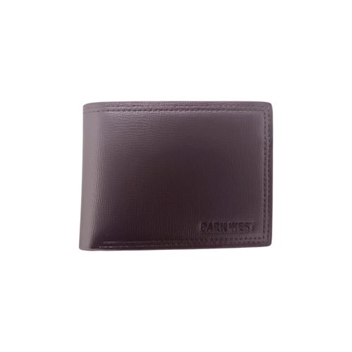 Billetera bifold en color café para hombre