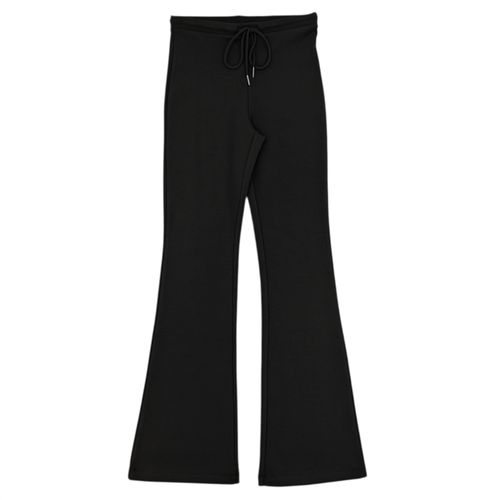 Pantalón flare color negro diseño sólido para mujer