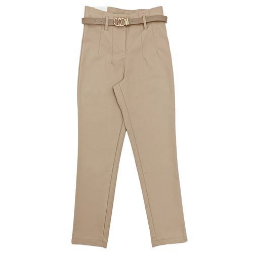 Pantalón skinny color beige oscuro con detalle de pinzas para mujer