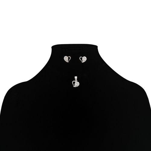 Set de aretes y dije color plateado con diseño de corazón para mujer