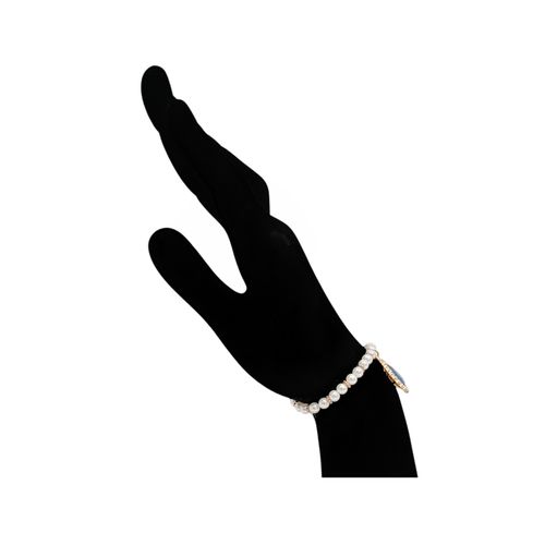 Pulsera con dije en color azul de detalle para mujer