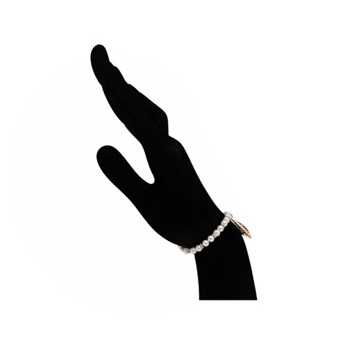 Pulsera con dije en color rojo de detalle para mujer