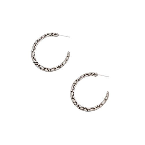 Argollas en color plateado con detalle para mujer