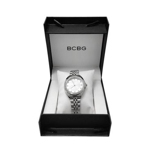 Reloj análogo color plateado con detalles para mujer